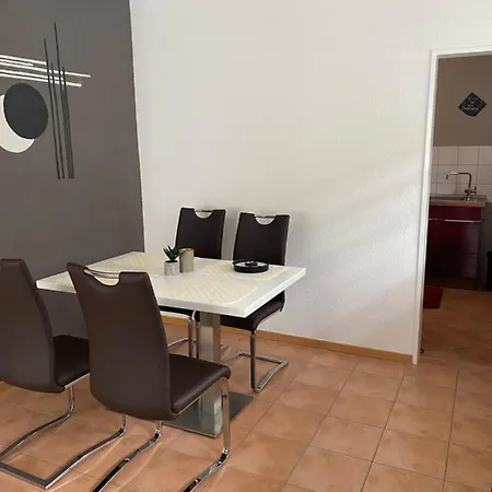 Laura Apartment *